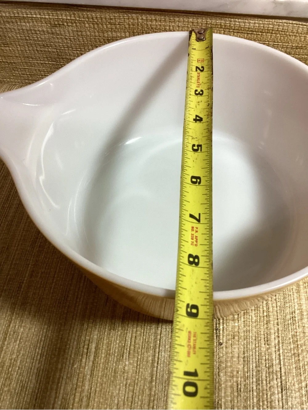 Vintage Pyrex Butterfly Gold Casserole Dish 2.5 Qt